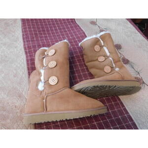 UGG Australia Classic Button Boots in Chestnut